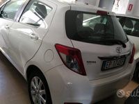 Usata Toyota Yaris Active 90 CV (66 kW) 2013 Bianco Utilitaria