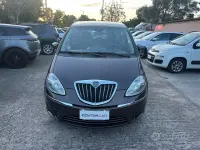 Begagnad Lancia Musa 69 HK (50 kW) 2009 Brun Minibuss