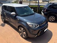Usata Kia Soul 136 CV (100 kW) 2015 Bicolor con tettino bianco SUV