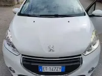 Usata Peugeot 208 Allure 92 CV (67 kW) 2014 Bianco Utilitaria