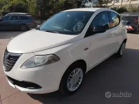 Usata Lancia Ypsilon 95 CV (69 kW) 2015 Bianco Utilitaria
