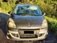 Usata Renault Scenic E-Tech 110 CV (80 kW) 2011 Grigio Station wagon
