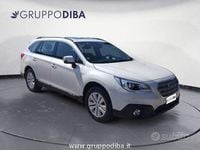 Usado Subaru Outback Style 150 CV (110 kW) 2015 Blanco Familiar