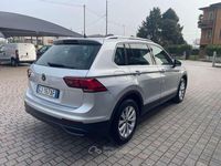 Usata VW Tiguan Life 122 CV (89 kW) 2022 Argento SUV