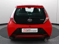 Usata Toyota Aygo Cool 69 CV (50 kW) 2017 Rosso Utilitaria
