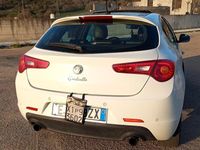 Usata Alfa Romeo Giulietta Distinctive 140 CV (102 kW) 2011 Bianco Utilitaria