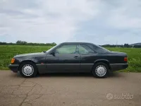 Usado Mercedes 200 122 CV (89 kW) 1991 Negro Coupe