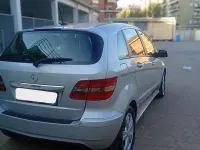 Usata Mercedes B180 Premium 109 CV (80 kW) 2011 Grigio Utilitaria