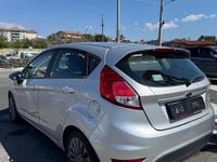 Usata Ford Fiesta 80 CV (58 kW) 2016 Grigio Berlina