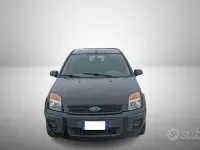 Usata Ford Fusion 80 CV (58 kW) 2008 Grigio Utilitaria