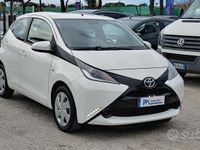 Usata Toyota Aygo Business Edition 71 CV (52 kW) 2018 Bianco Utilitaria
