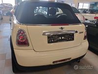 Usata Mini Cooper Cabriolet 122 CV (89 kW) 2014 Beige Cabrio