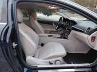 Usata Mercedes C220 Avantgarde 170 CV (125 kW) 2013 Blu/azzurro Coupé