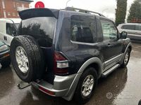 Usata Mitsubishi Pajero 160 CV (117 kW) 2002 Blu SUV