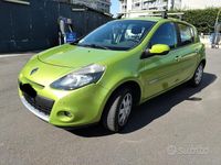Usata Renault Clio II 75 CV (55 kW) 2010 Verde Berlina