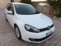Usata VW Golf VI 105 CV (77 kW) 2011 Bianco Utilitaria