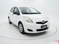 Usata Toyota Yaris Sol 69 CV (50 kW) 2011 Bianco Utilitaria
