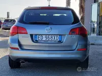 Usata Opel Astra 140 CV (102 kW) 2011 Grigio Station wagon