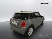 Usata Mini Cooper Hype 136 CV (100 kW) 2017 Moonwalk grey metallic Utilitaria