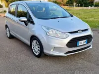 Usado Ford B-MAX 75 CV (55 kW) 2015 Gris Monovolumen