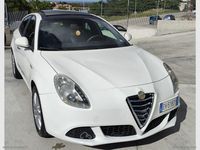 Usata Alfa Romeo Giulietta Distinctive 105 CV (77 kW) 2011 Bianco Utilitaria