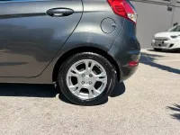 Usata Ford Fiesta Titanium 75 CV (55 kW) 2015 Grigio Utilitaria