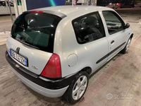 Usata Renault Clio II 58 CV (42 kW) 1999 Blu Berlina