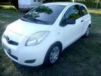 Usata Toyota Yaris 90 CV (66 kW) 2010 Bianco Utilitaria
