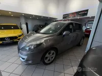 Usata Renault Scénic Luxe 110 CV (80 kW) 2011 Grigio Monovolume