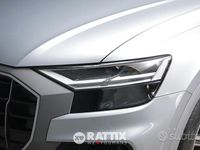Usata Audi Q8 Sport 231 CV (169 kW) 2023 Argento satellite SUV