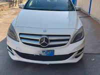 Usata Mercedes B200 156 CV (114 kW) 2014 Bianco Utilitaria
