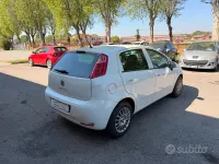 Usata Fiat Punto Lounge 85 CV (62 kW) 2015 Bianco Utilitaria