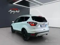 Usata Ford Kuga S 120 CV (88 kW) 2016 Bianco SUV