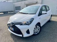 Usata Toyota Yaris Hybrid 74 CV (54 kW) 2015 Bianco Berlina