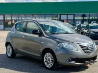 Usado Lancia Ypsilon S 95 HP (69 kW) 2013 Cinzento Citadino