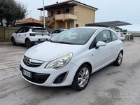 Usata Opel Corsa 86 CV (63 kW) 2012 Bianco Utilitaria