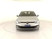 Usata VW Golf VIII Life 116 CV (85 kW) 2024 Argento Berlina