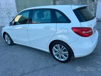 Usata Mercedes B180 109 CV (80 kW) 2012 Bianco Utilitaria