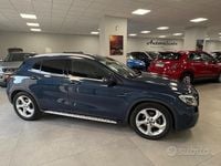 Usata Mercedes GLA180 122 CV (89 kW) 2019 Blu SUV