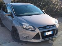 Begagnad Ford Focus 115 HK (84 kW) 2011 Grå Sedan