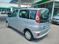 Usata Toyota Yaris Verso Sol 86 CV (63 kW) 2001 Grigio Monovolume