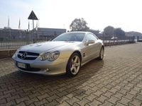 Usata Mercedes SL500 306 CV (225 kW) 2001 Argento Cabrio