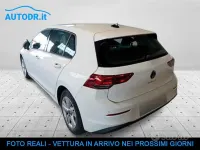 Usata VW Golf VIII Life 131 CV (96 kW) 2022 Bianco Berlina
