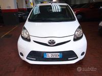 Usata Toyota Aygo Connect Style 68 CV (50 kW) 2012 Bianco Utilitaria