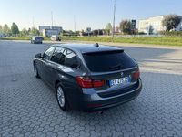 Usata BMW 318 Luxury Line 143 CV (105 kW) 2014 Grigio Station wagon
