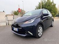 Usata Toyota Aygo X-play 69 CV (50 kW) 2018 Blu Utilitaria
