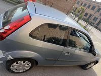 Usata Ford Fiesta Futura 75 CV (55 kW) 2006 Utilitaria