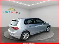 Begagnad VW Golf VIII Life 116 HK (85 kW) 2025 Silver Halvkombi