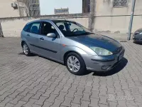 Usata Ford Focus Zetec 100 CV (73 kW) 2003 Grigio Berlina