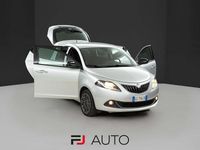 Usata Lancia Ypsilon Gold 69 CV (50 kW) 2021 Grigio argento Utilitaria